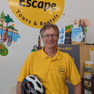David, an experienced, local, fun and knowledgeable tour guides at Escape Bicycle Tours and Rentals lead Ottawa bike tours