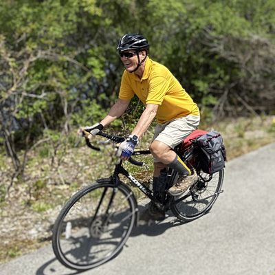 Bike tour guide at Escape bicycle tours and rentals in Ottawa