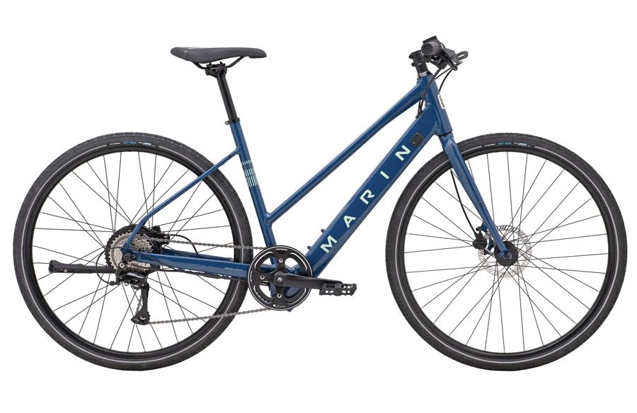 Fairfax Ebike step through is available for rent at Escape Tours and Rentals in Ottawa. The Series 2 ebike fitness frame is great for riding on road and performance biking.