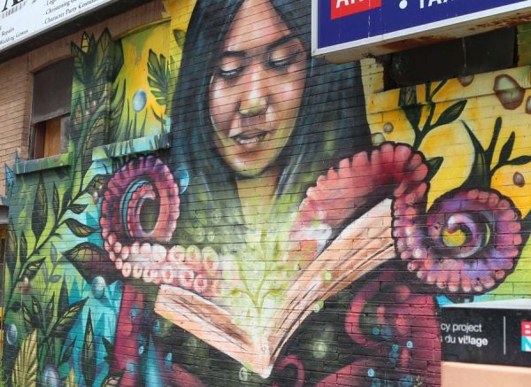 Discover Ottawa street arts with Escape scavenger hunt city exploration games on bike, ebike or scooters