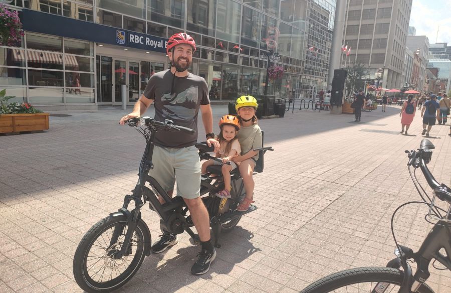 Cargo bike rental in ottawa for families